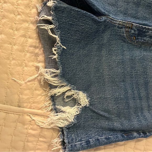 Abercrombie & Fitch High Rise Distressed Denim Cutoff Shorts Frayed Hem - Picture 5 of 6